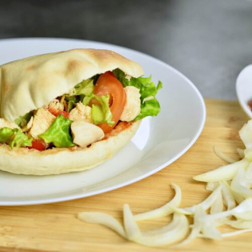 Pains pitas au poulet, façon kebab